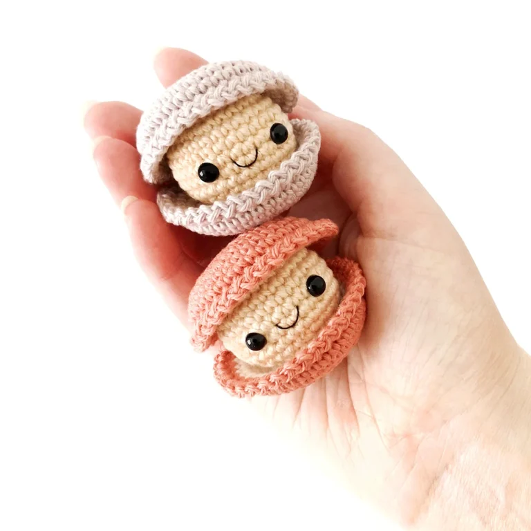 No-Sew Crochet Clam Pattern